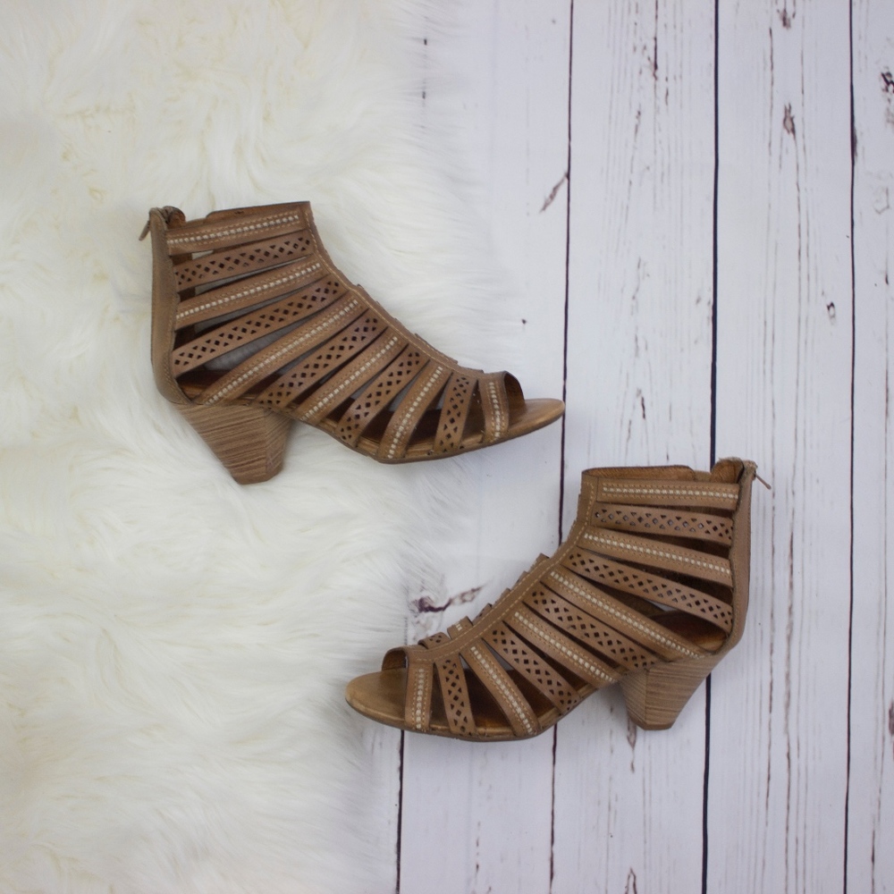 Pikolinos Java Caged Sandal